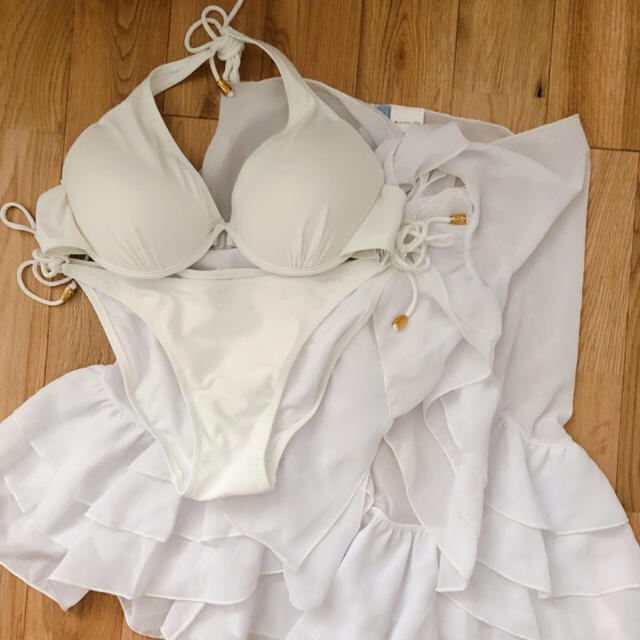 Peach John パレオ付きビキニ白レディース水着 新品の通販 By Agirl S Shop ピーチジョンならラクマ Peach John パレオ付きビキニ白レディース水着 新品の通販 By Agirl S Shop ピーチジョンならラクマ