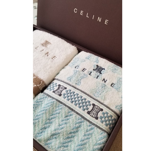 celine(セリーヌ)のCELINE　セリーヌ　ハンドタオル　2枚　　　【新品】　CELINEタオル インテリア/住まい/日用品の日用品/生活雑貨/旅行(タオル/バス用品)の商品写真