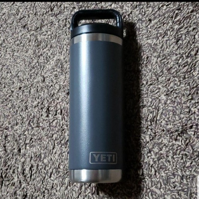 Coleman(コールマン)のこうじ様専用　新品　未使用　YETI 18oz ボトル　プレミアムグレー インテリア/住まい/日用品のキッチン/食器(タンブラー)の商品写真