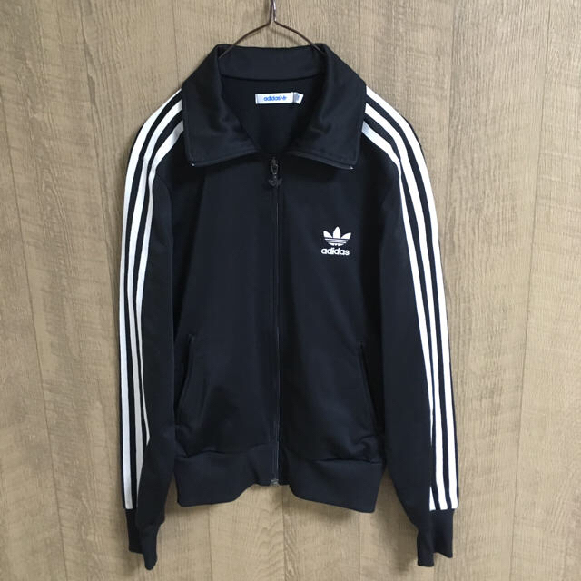 adidas(アディダス)のadidas originals ジャージ 黒 ビッグロゴ レディースのトップス(トレーナー/スウェット)の商品写真