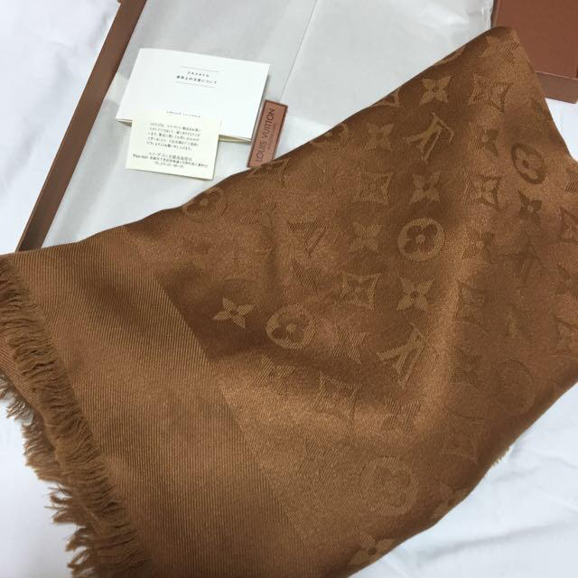 LOUIS VUITTON(ルイヴィトン)のみい様専用☆9/21までお取り置き☆ レディースのファッション小物(ストール/パシュミナ)の商品写真