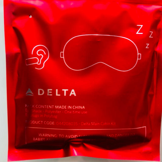 DELTA(デルタ)の【完全未開封】デルタ航空 アイマスク 耳栓 4セット インテリア/住まい/日用品の日用品/生活雑貨/旅行(旅行用品)の商品写真