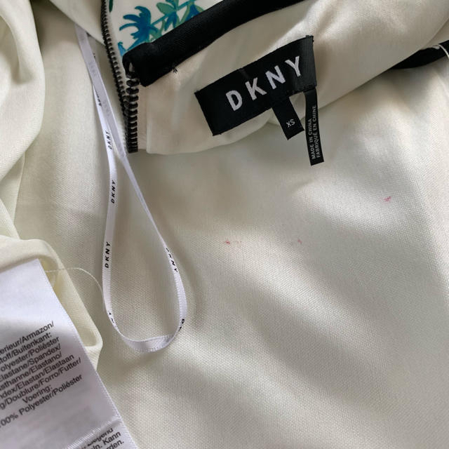 DKNY(ダナキャランニューヨーク)のダナキャラン レディースのワンピース(ひざ丈ワンピース)の商品写真