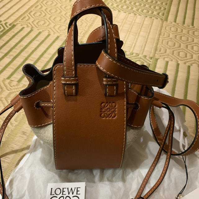 本日のみ！！2018AW LOEWE　堅押しショルダーバッグ