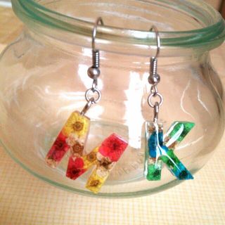 オーダー♪リアルフラワーイニシャルピアス(オーダーメイド)