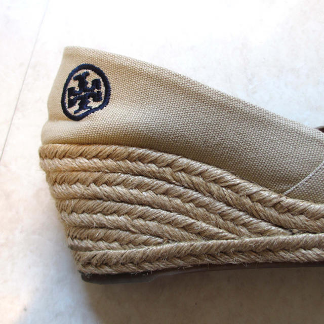 Tory Burch(トリーバーチ)のトリーバーチ TORY BURCH お洒落ウエッジソールサンダル♪ ６ レディースの靴/シューズ(サンダル)の商品写真