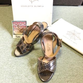 Charlotte Olympia(シルバー/銀色系)のフリマアイテム一覧 Charlotte Olympia(シルバー/銀色系)のフリマアイテム一覧