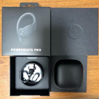 ビーツバイドクタードレ(Beats by Dr Dre)のPowerbeats Pro(ストラップ/イヤホンジャック)