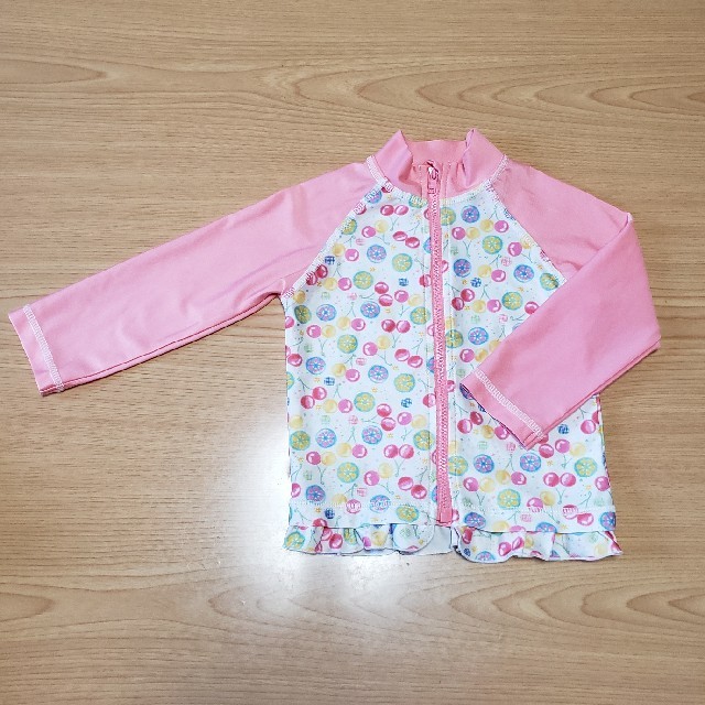 女の子　ラッシュガード　90cm キッズ/ベビー/マタニティのキッズ服女の子用(90cm~)(水着)の商品写真