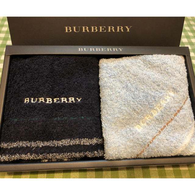 BURBERRY(バーバリー)の新品 BURBERRYハンドタオル2枚組 インテリア/住まい/日用品の日用品/生活雑貨/旅行(タオル/バス用品)の商品写真