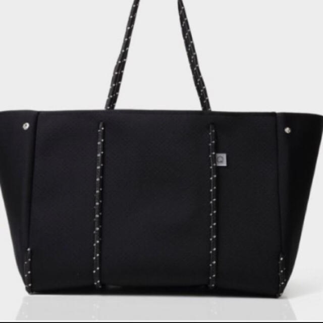 qbag   フランス発大人気bag  新品  Lサイズ  ポーチ付き   レディースのバッグ(トートバッグ)の商品写真