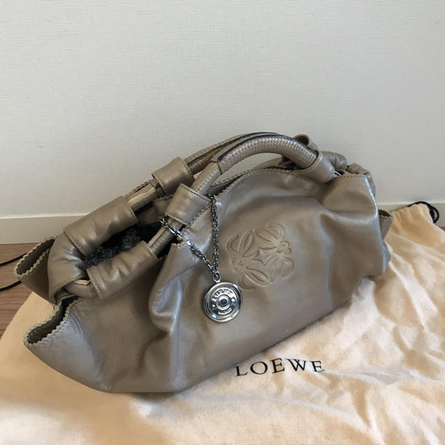 良品 ロエベ  LOEWE ナッパアイレバッグ