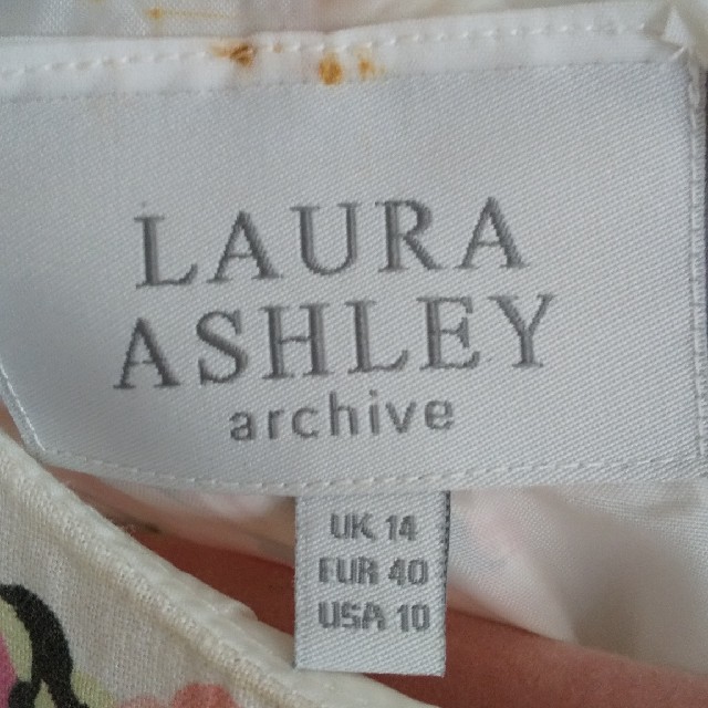 LAURA ASHLEY(ローラアシュレイ)のXL ローラーアシュレイ 花柄 ワンピース レディースのワンピース(ひざ丈ワンピース)の商品写真