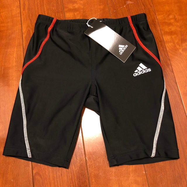 adidas(アディダス)の専用出品☆新品130cm adidas水着 キッズ/ベビー/マタニティのキッズ服男の子用(90cm~)(水着)の商品写真