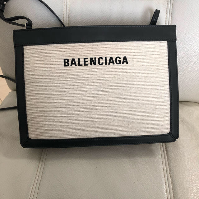 Balenciaga(バレンシアガ)のショルダーバック レディースのバッグ(ショルダーバッグ)の商品写真