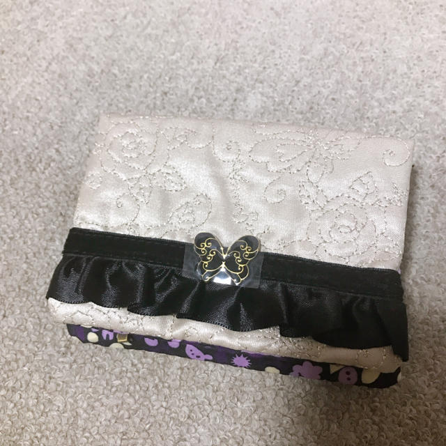 ANNA SUI(アナスイ)の最終値下げ【新品】アナスイ ミニティッシュケース レース 蝶々 紫 インテリア/住まい/日用品のインテリア小物(ティッシュボックス)の商品写真