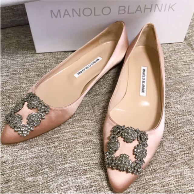 MANOLO BLAHNIK(マノロブラニク)のマノロブラニク   ハンギシ フラット37.5 レディースの靴/シューズ(バレエシューズ)の商品写真