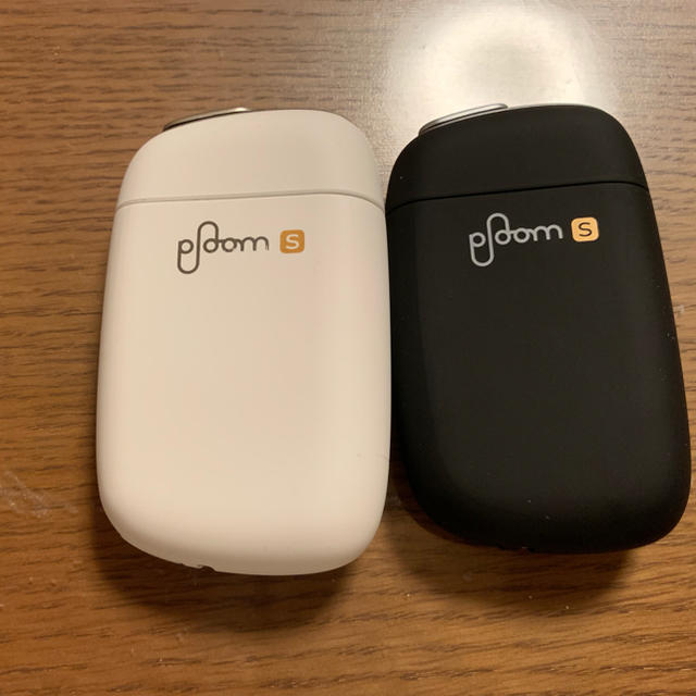 PloomTECH(プルームテック)のゆうえい様専用 付属品付き Ploom S 白黒セット おまけ純正ポーチ付  メンズのファッション小物(タバコグッズ)の商品写真