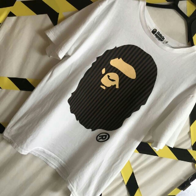 A BATHING APE(アベイシングエイプ)のど派手顔 珍しいストライプ大猿  エイプ ビックロゴ Tシャツ メンズのトップス(Tシャツ/カットソー(半袖/袖なし))の商品写真