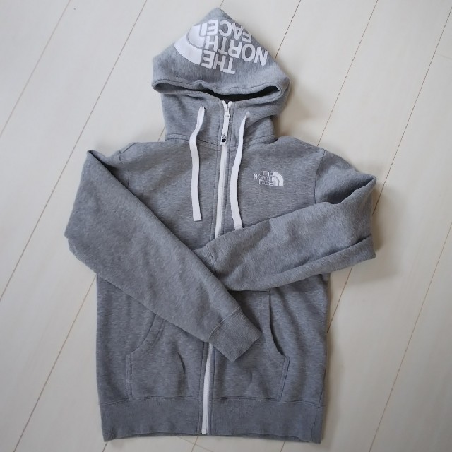 トップスTHE NORTH FACE パーカー 美品