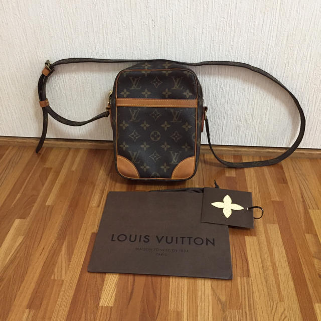 LOUIS VUITTON(ルイヴィトン)の❤VUITTONショルダーバック 正規品 レディースのバッグ(ショルダーバッグ)の商品写真