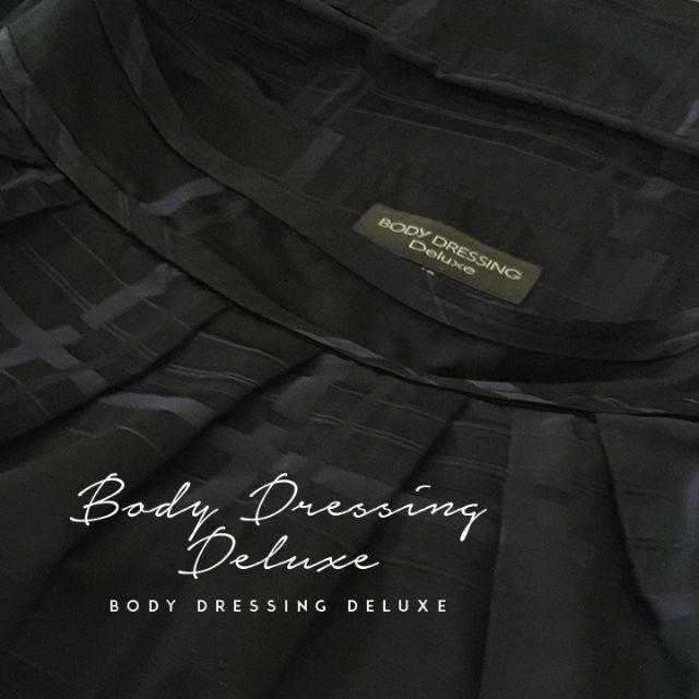 BODY DRESSING Deluxe(ボディドレッシングデラックス)のBODY DRESSING Deluxe☆タックフレアスカート レディースのスカート(ひざ丈スカート)の商品写真