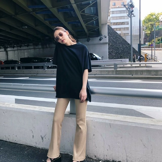 moussy(マウジー)のmoussy OVERSIZEDC/NTシャツ ブラック

 レディースのトップス(Tシャツ(半袖/袖なし))の商品写真