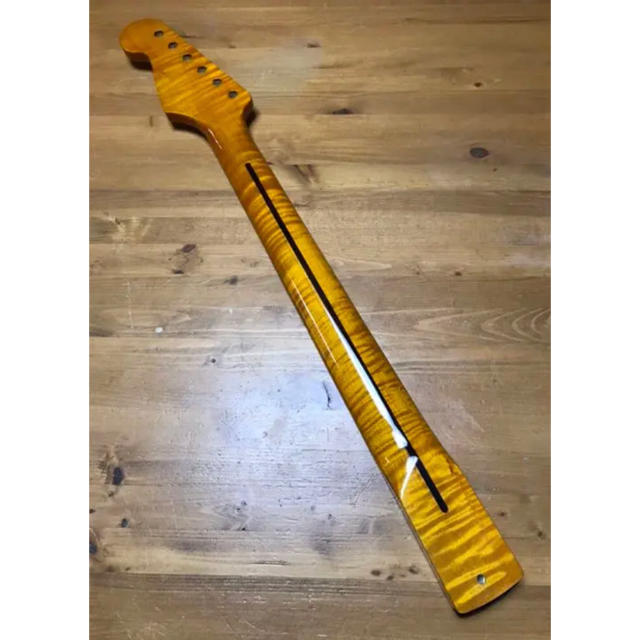 Fender(フェンダー)のストラトキャスター トラ杢ネック 国内工房製 未使用品 楽器のギター(エレキギター)の商品写真