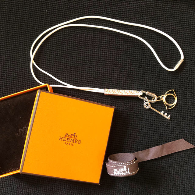 Hermes - エルメス キュリオジテ 新品未使用品 の通販 by moni｜エルメスならラクマ