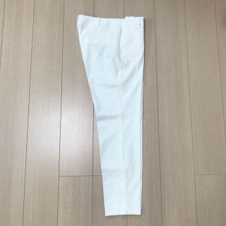 マンゴ(MANGO)の【chando1128様ご専用】MANGO 白 パンツ センタープレス九分丈(クロップドパンツ)