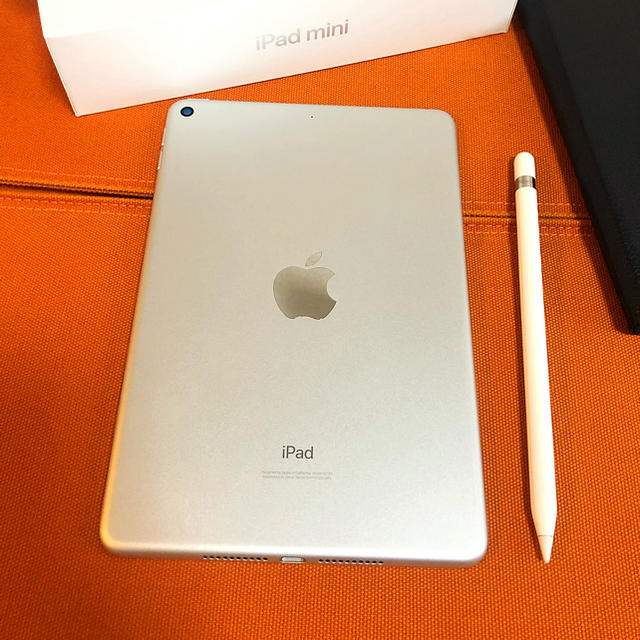 iPad(アイパッド)の【Wifi,Pencil付】iPad mini 5 シルバー 64GB スマホ/家電/カメラのPC/タブレット(タブレット)の商品写真