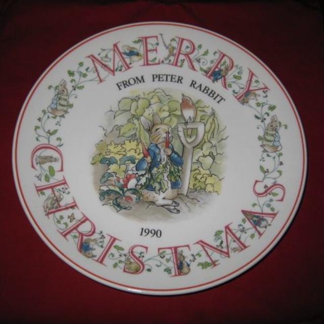 WEDGWOOD(ウェッジウッド)のウエッジウッド ピーターラビット クリスマスプレート 1990 アンティーク廃盤 エンタメ/ホビーの美術品/アンティーク(陶芸)の商品写真