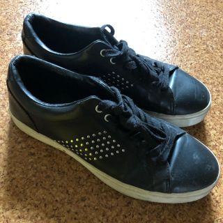 ザラ(ZARA)のZARA 黒 スニーカー(スニーカー)