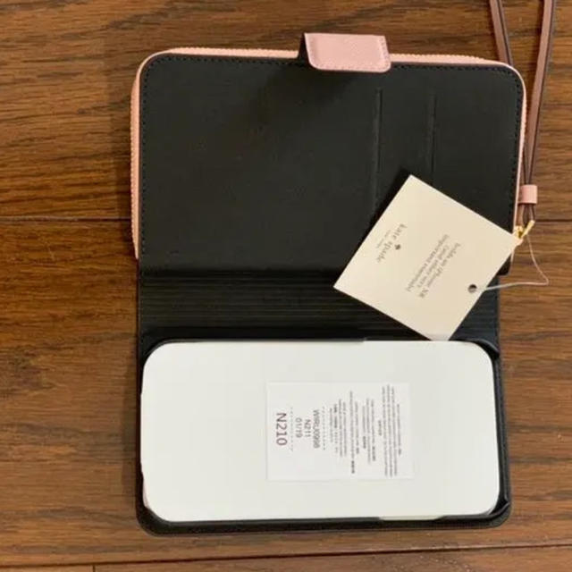 kate spade new york(ケイトスペードニューヨーク)のケイトスペード 新作 リストレット ミニ財布 カードケース ジッパー ストラップ スマホ/家電/カメラのスマホアクセサリー(iPhoneケース)の商品写真