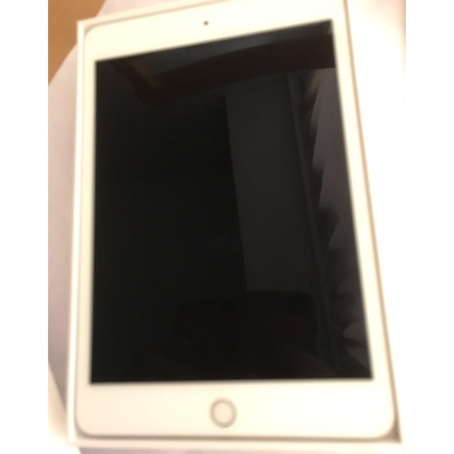 Apple(アップル)の美品 ipad mini5 シルバー 64gb wifi版 2019年春モデル スマホ/家電/カメラのPC/タブレット(タブレット)の商品写真