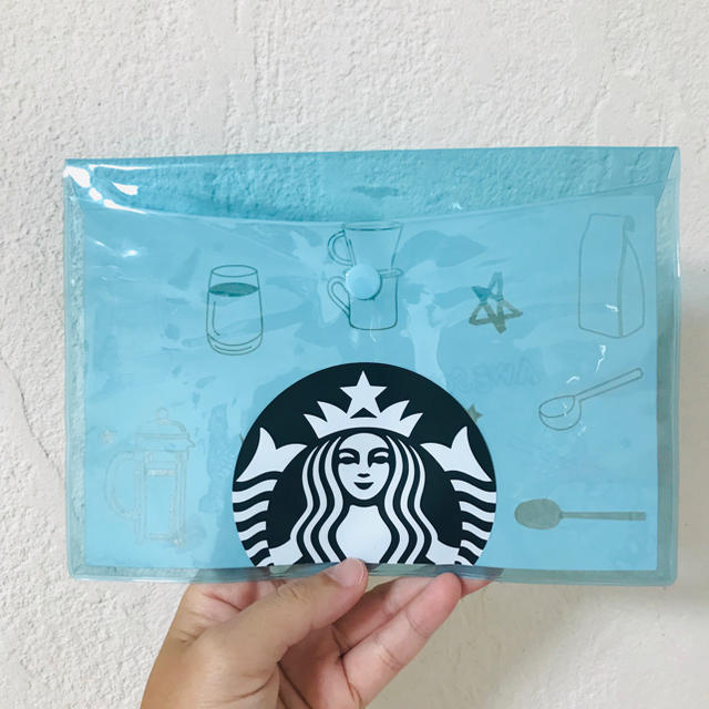 Starbucks Coffee(スターバックスコーヒー)の台湾 スターバックス PVC A5 収納袋 インテリア/住まい/日用品の日用品/生活雑貨/旅行(日用品/生活雑貨)の商品写真