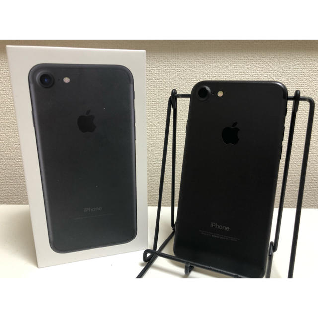【極上品】iPhone 7 Black 32 GB au