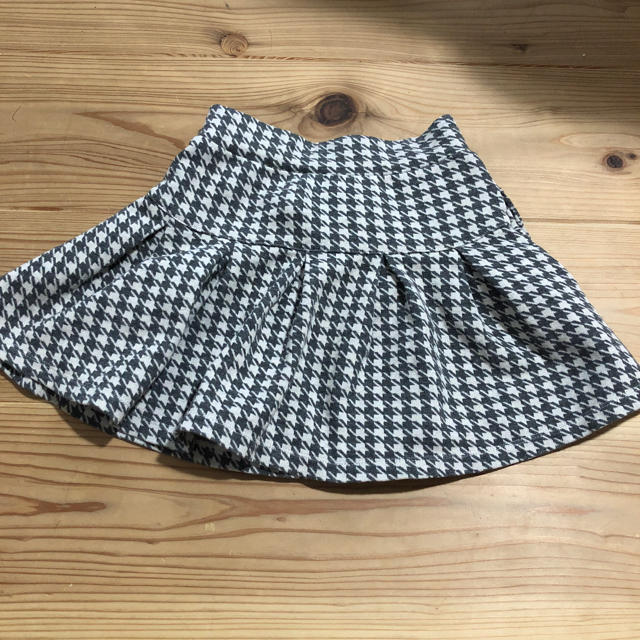 UNIQLO(ユニクロ)の女の子スカート 秋冬 千鳥 120 110 キッズ/ベビー/マタニティのキッズ服女の子用(90cm~)(スカート)の商品写真