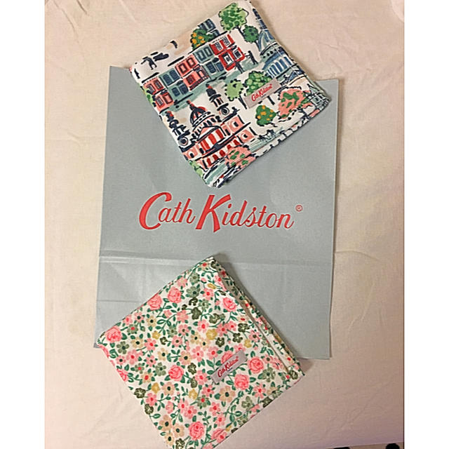 Cath Kidston(キャスキッドソン)の【新作‼️新品‼️】♡Cath Kidstonタオル♡ レディースのファッション小物(ハンカチ)の商品写真