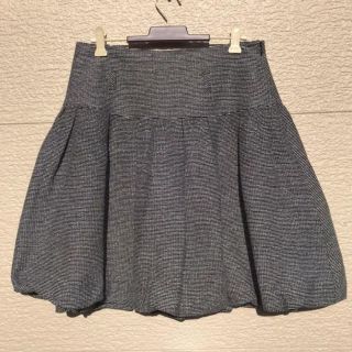 トゥービーシック(TO BE CHIC)のTO BE CHIC スカート 白 黒 42(ひざ丈スカート)