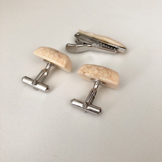 珊瑚　カフスボタン ネクタイピン　セット