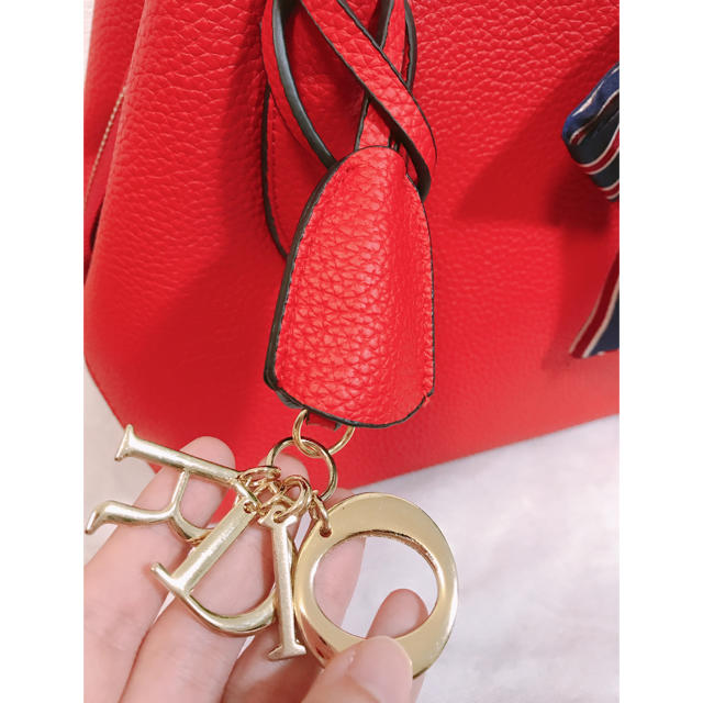 Christian Dior(クリスチャンディオール)の今日だけお値下げ♡♡キューブ♡♡レッド レディースのバッグ(ショルダーバッグ)の商品写真