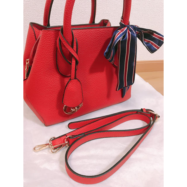 Christian Dior(クリスチャンディオール)の今日だけお値下げ♡♡キューブ♡♡レッド レディースのバッグ(ショルダーバッグ)の商品写真