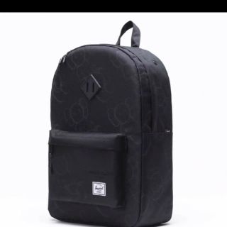 ハーシェル(HERSCHEL)のKAWS HOLIDAY JAPAN Herschel バックパック x 2(バッグパック/リュック)