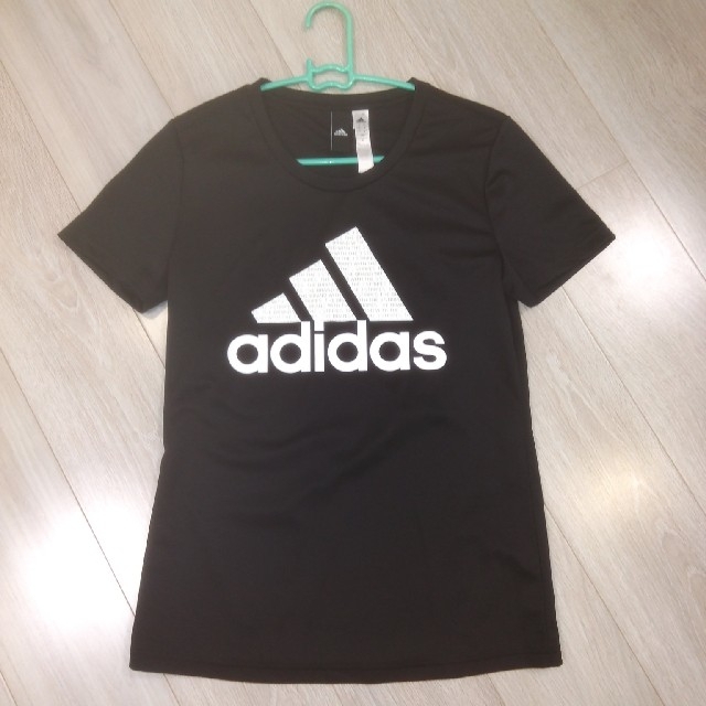 adidasレディースTシャツ（M） スポーツ/アウトドアのトレーニング/エクササイズ(トレーニング用品)の商品写真