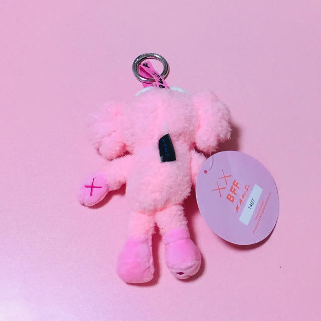 KAWS BFF ぬいぐるみ | vrealitybolivia.com