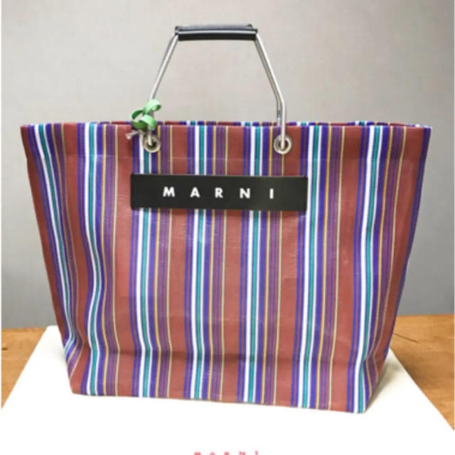 Marni(マルニ)のマルニフラワーカフェバッグ レディースのバッグ(トートバッグ)の商品写真