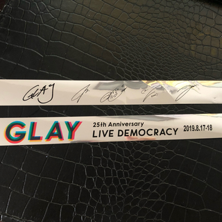 GLAY DEMOCRACY 銀テープ(ミュージシャン)