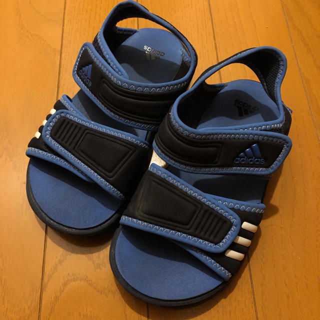 adidas(アディダス)のsakura様専用adidas サンダル キッズ/ベビー/マタニティのベビー靴/シューズ(~14cm)(サンダル)の商品写真