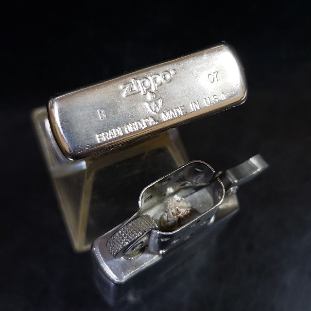 ZIPPO(ジッポー)の貴重なコレクション❤07B`Zippoアーマー❤THE PEACE❤送料無料❤ メンズのファッション小物(タバコグッズ)の商品写真